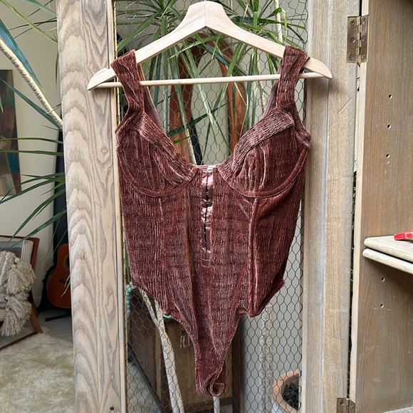 Urban Outfitters Out From Under Luna Velvet Bodysuit - Picture 2 of 11